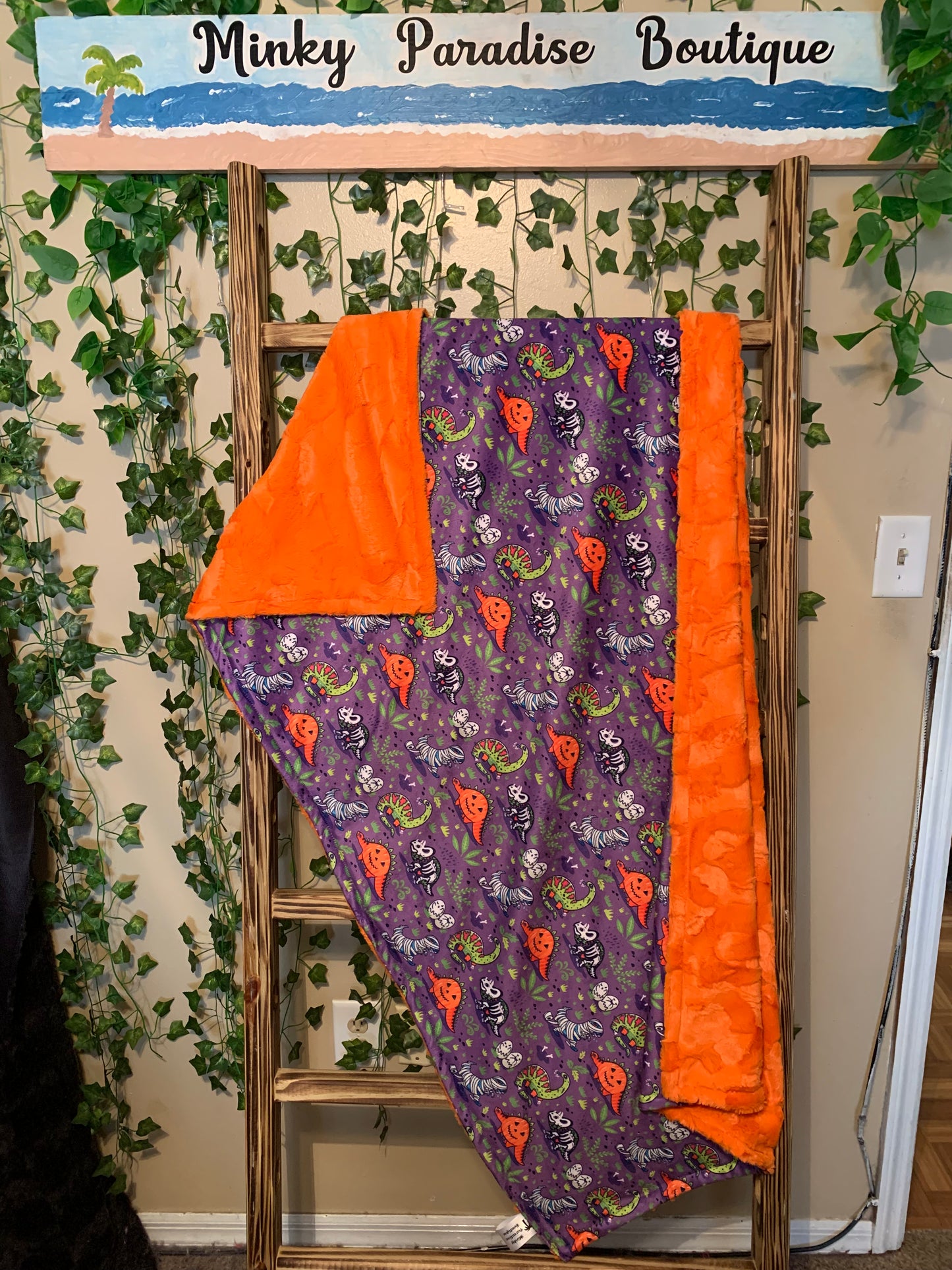 Dino Halloween/ tangerine hide