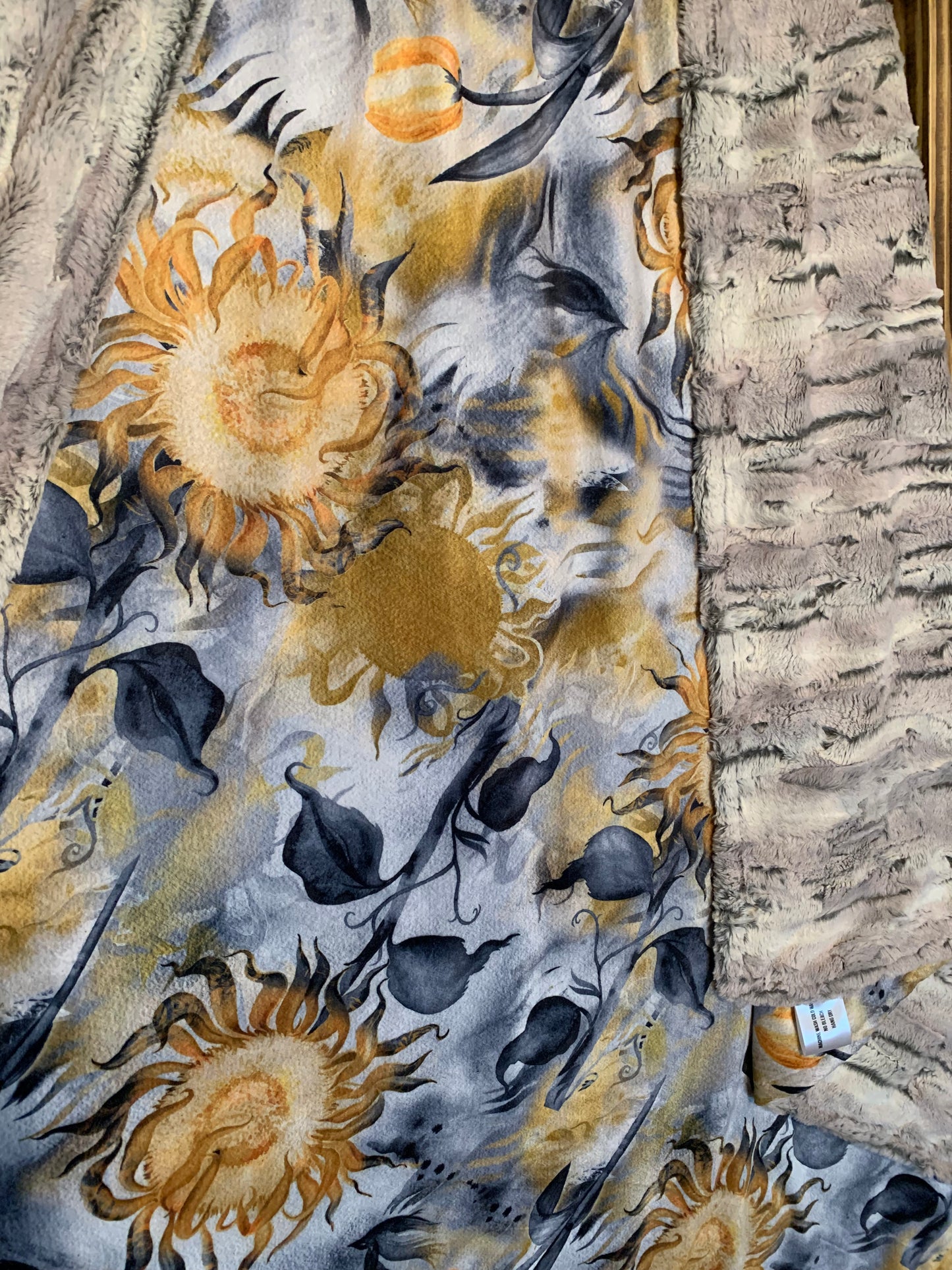 Sunflower print/ silver forest fox backing